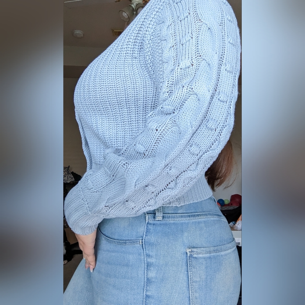 Blue Sweater - Picture 4 of 4